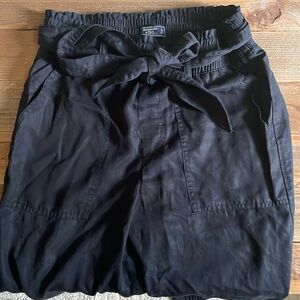 Women’s Abercrombie and Fitch Paper Bag Pants with Pockets
